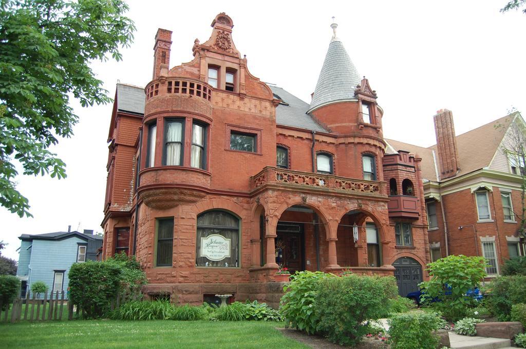 Schuster Mansion Bed & Breakfast Милуоки Екстериор снимка