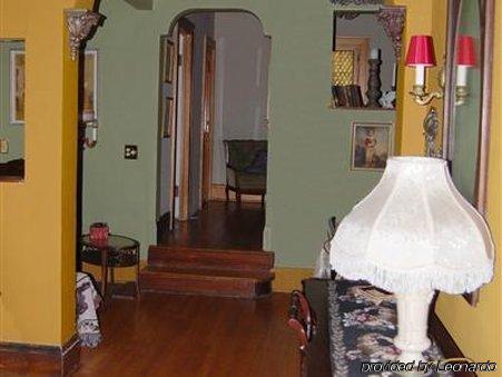 Schuster Mansion Bed & Breakfast Милуоки Стая снимка