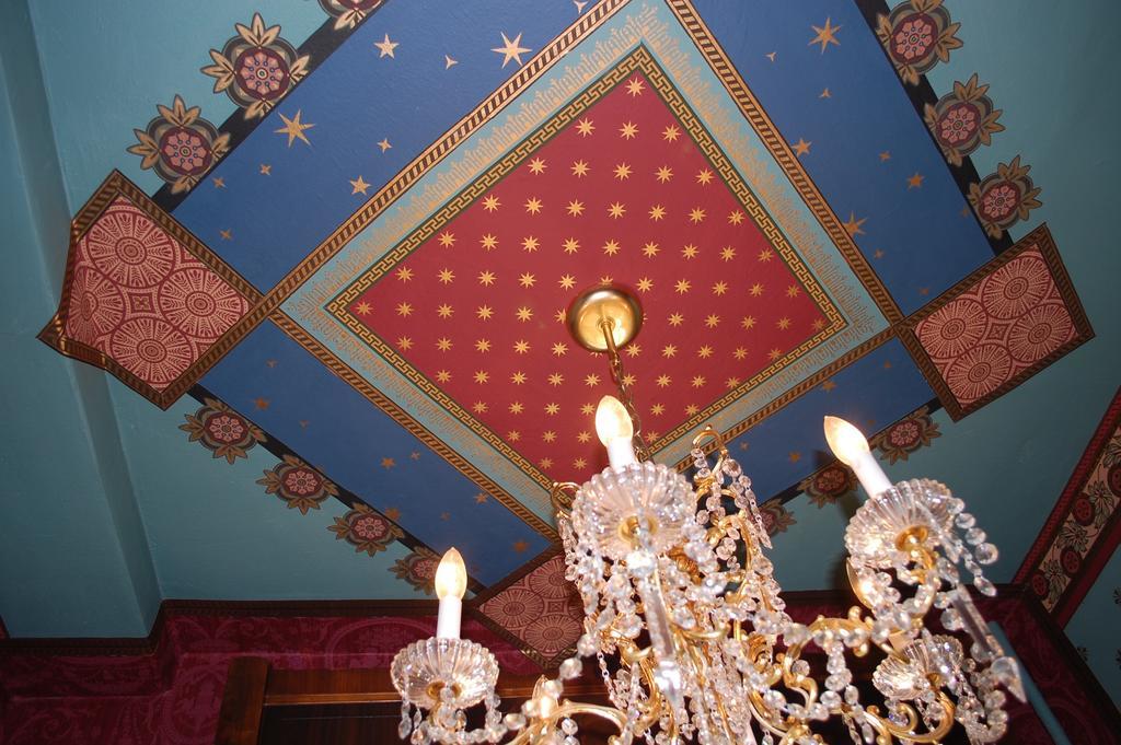 Schuster Mansion Bed & Breakfast Милуоки Стая снимка